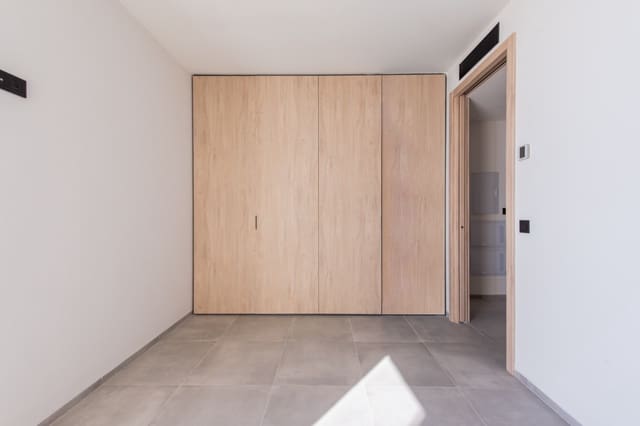 2 slaapkamer Flat te koop in Santa Eulalia / Santa Eularia met zwembad - € 730.000 (Ref: 9656985)