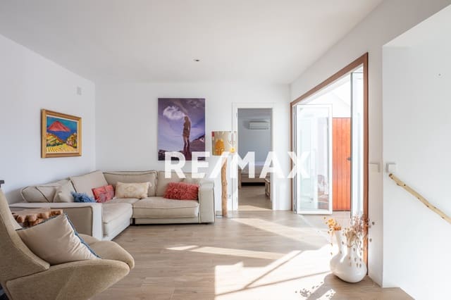 3 sypialnia Willa na sprzedaż w Santa Eulalia / Santa Eularia - 1 100 000 € (Ref: 9672297)