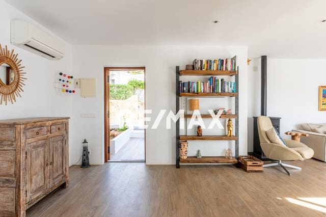 3 sypialnia Willa na sprzedaż w Santa Eulalia / Santa Eularia - 1 100 000 € (Ref: 9672297)