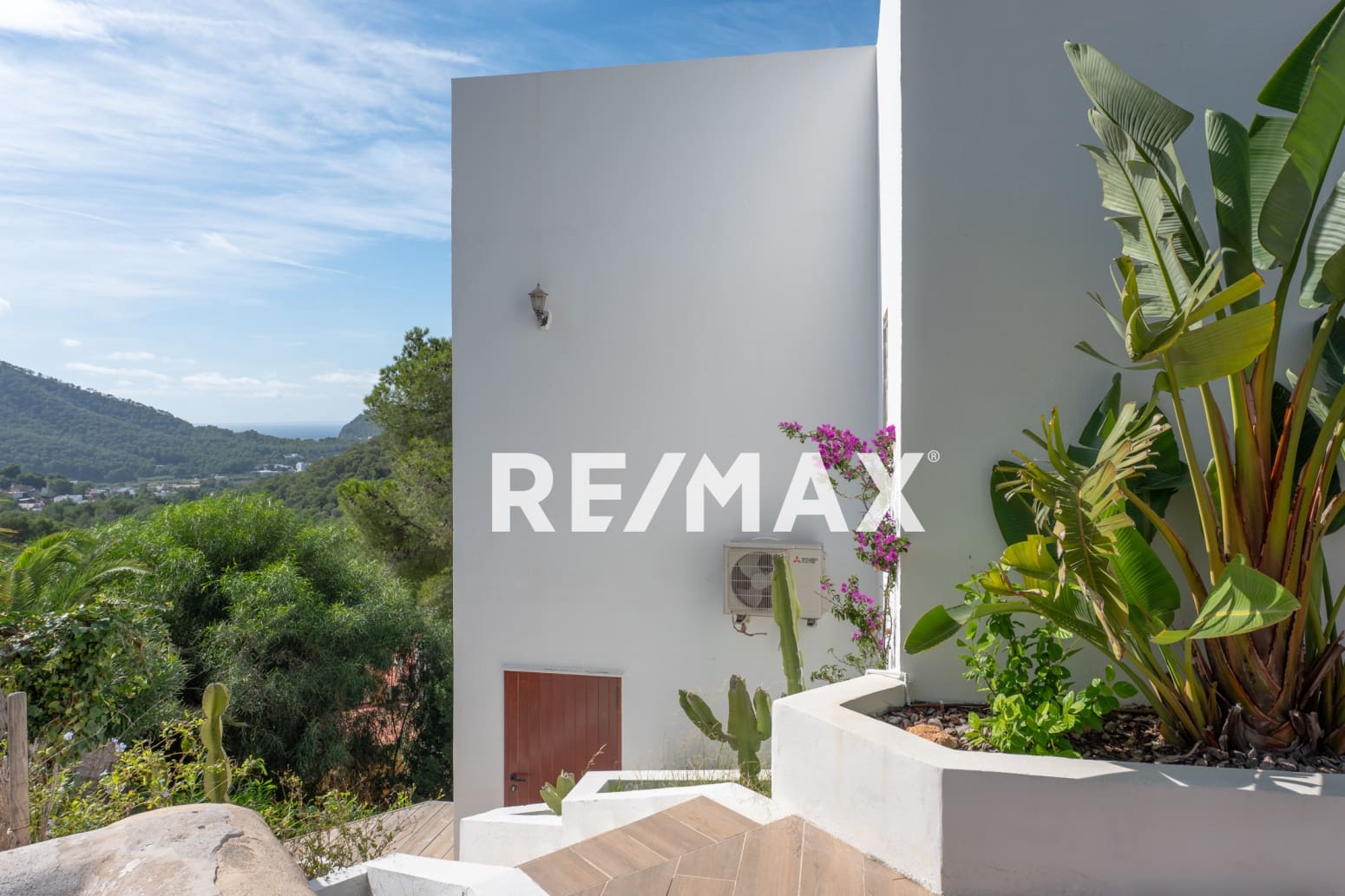 Chalet de 3 habitaciones en Santa Eulalia / Santa Eularia en venta - 1.100.000 € (Ref: 9672297)