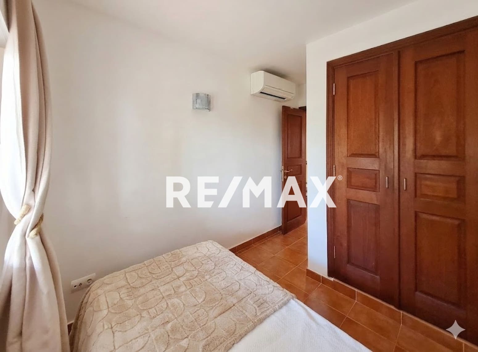 3 bedroom Flat for rent in Santa Eulalia / Santa Eularia with pool garage - € 3,500 (Ref: 9720462)