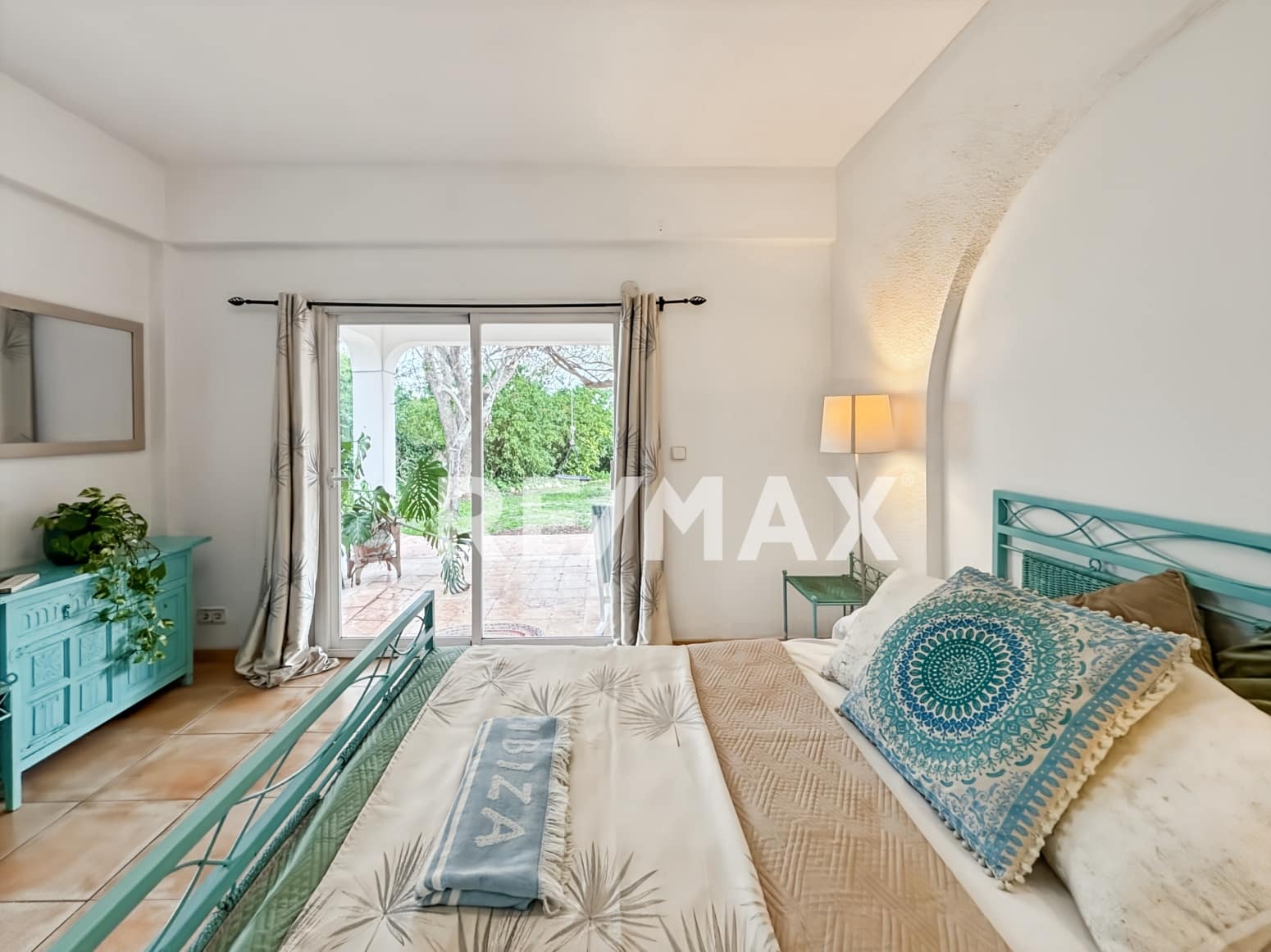 6 bedroom Villa for rent in Santa Eulalia / Santa Eularia with pool - € 6,000 (Ref: 9733399)