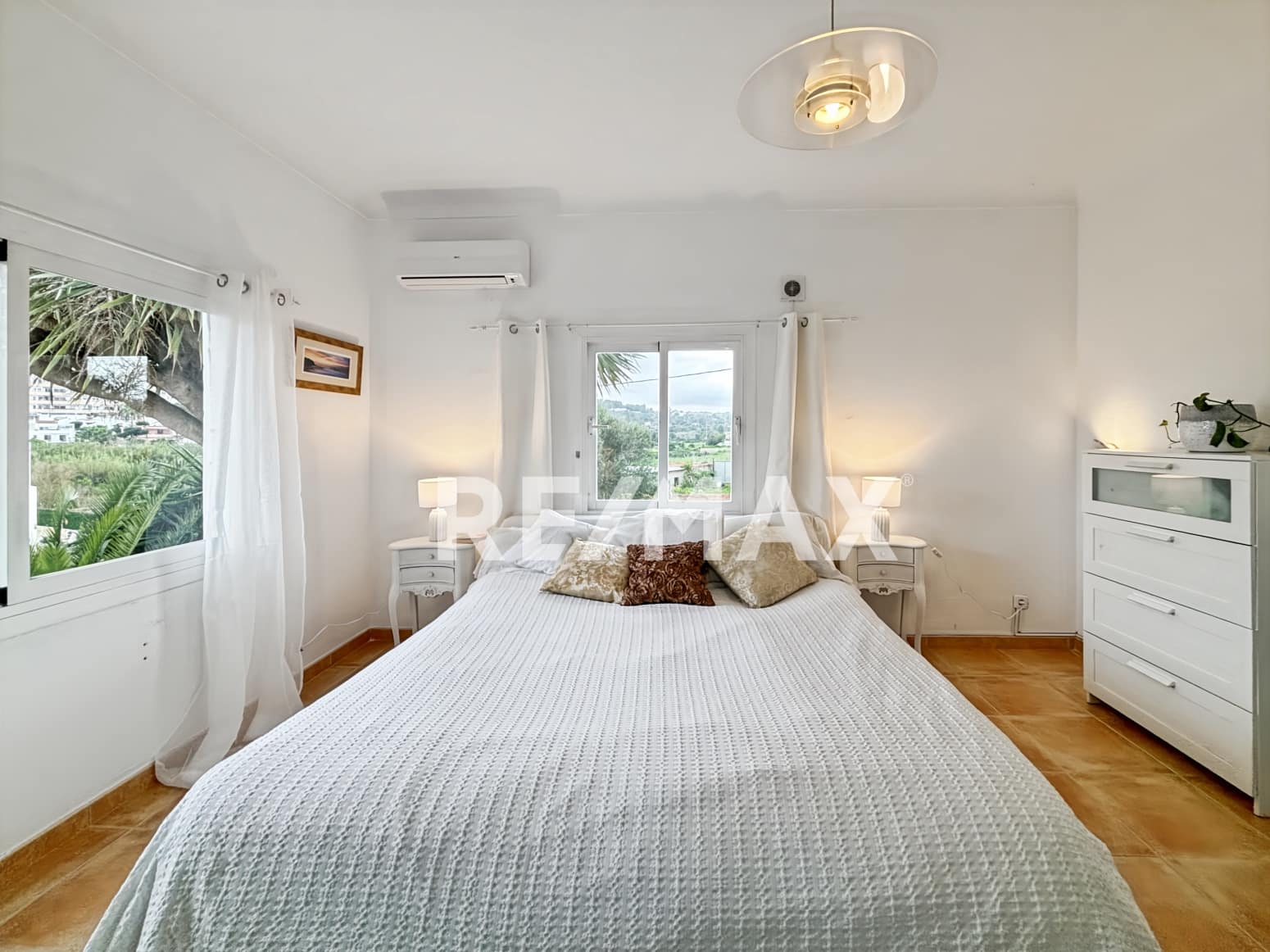 6 bedroom Villa for rent in Santa Eulalia / Santa Eularia with pool - € 6,000 (Ref: 9733399)