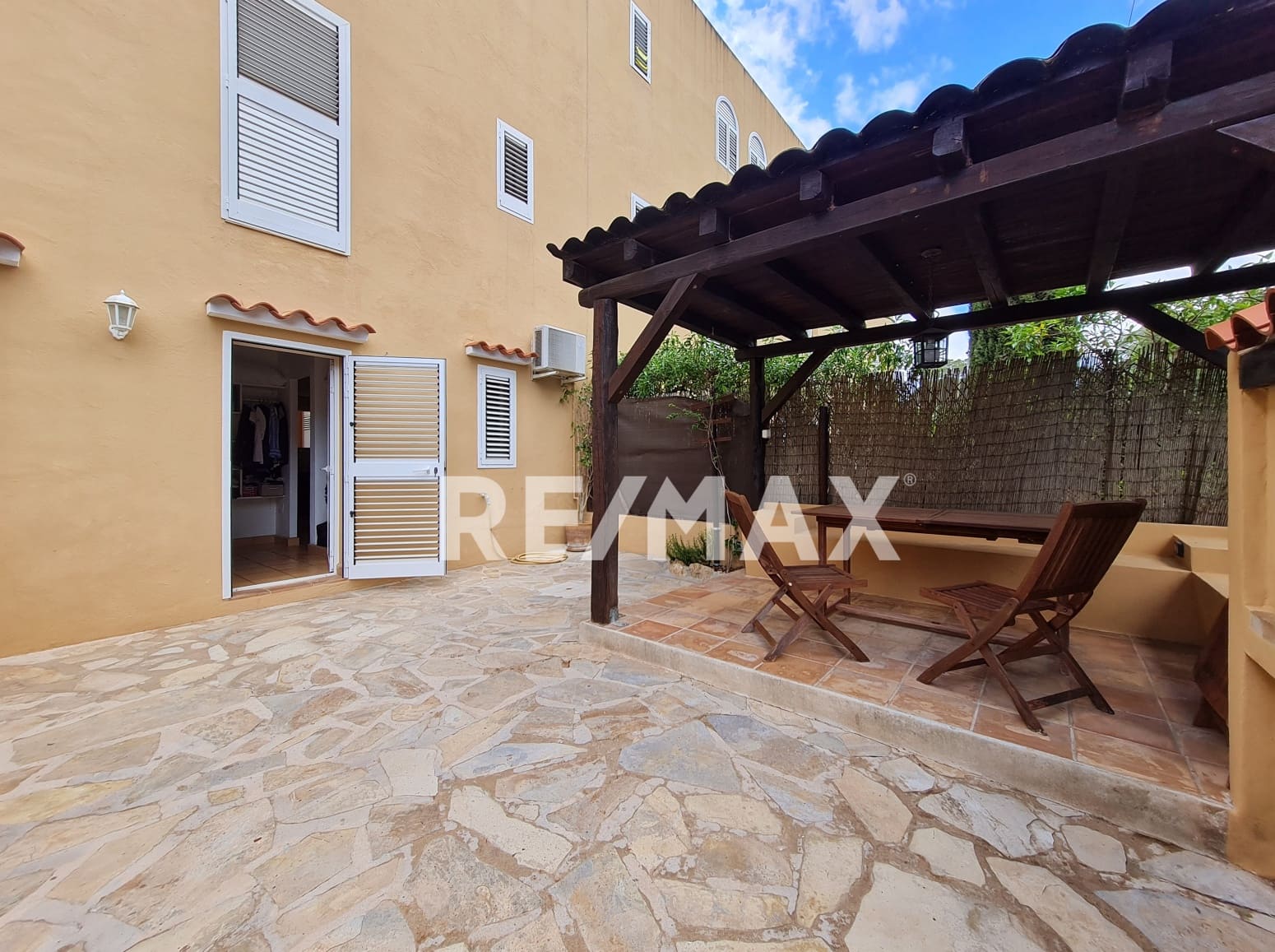 1 quarto Apartamento para venda em Santa Eulalia / Santa Eularia com piscina - 415 000 € (Ref: 9743040)