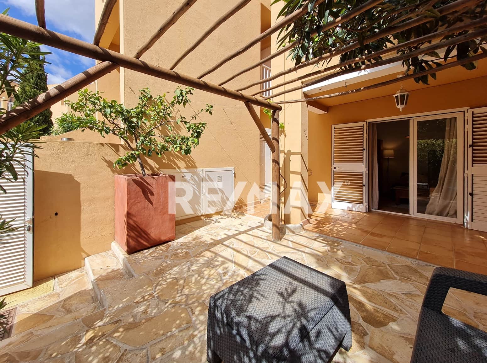 1 quarto Apartamento para venda em Santa Eulalia / Santa Eularia com piscina - 415 000 € (Ref: 9743040)