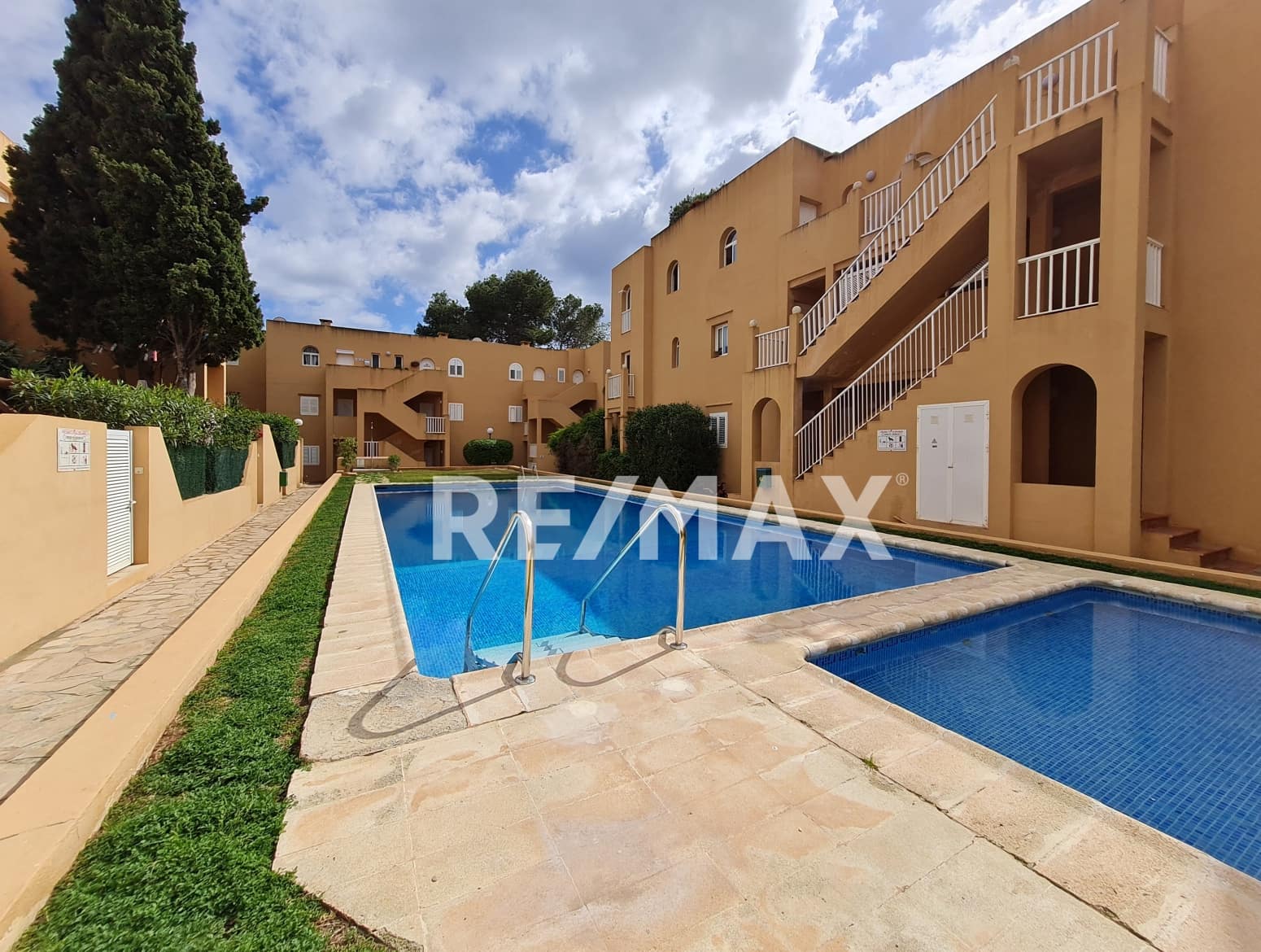 1 quarto Apartamento para venda em Santa Eulalia / Santa Eularia com piscina - 415 000 € (Ref: 9743040)