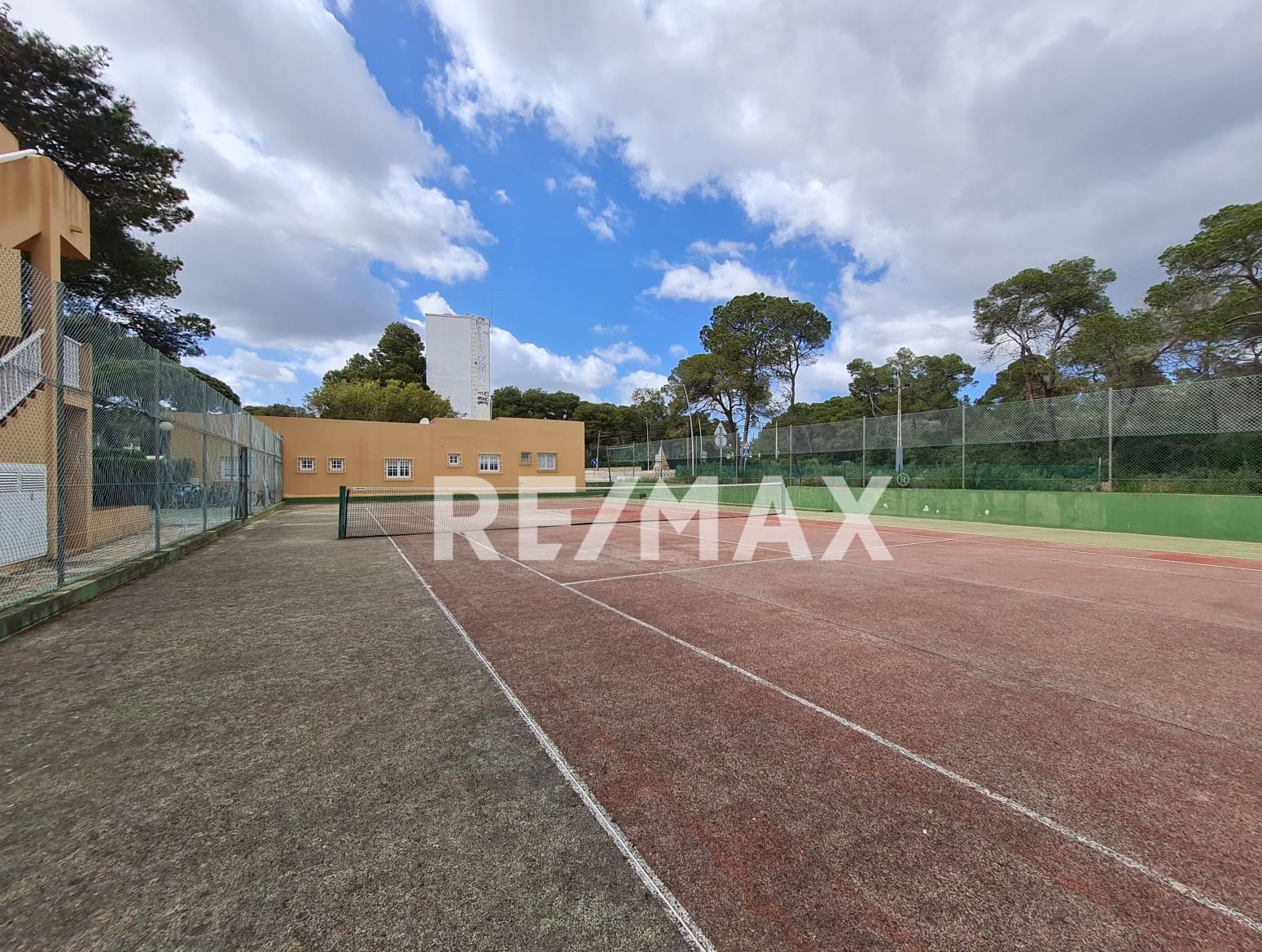 1 bedroom Flat for sale in Santa Eulalia / Santa Eularia with pool - € 395,000 (Ref: 9743040)