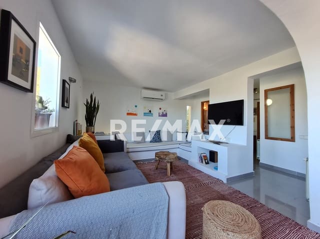 Chalet de 3 habitaciones en Santa Eulalia / Santa Eularia en alquiler - 4.000 € (Ref: 9744306)