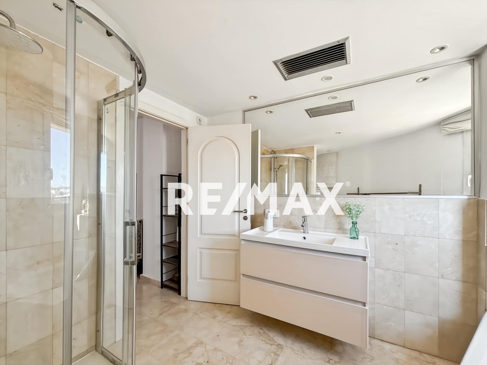 2 quarto Apartamento para venda em Santa Eulalia / Santa Eularia com piscina - 880 000 € (Ref: 9755065)