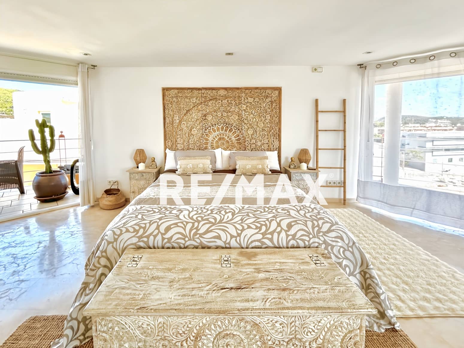 2 quarto Apartamento para venda em Santa Eulalia / Santa Eularia com piscina - 880 000 € (Ref: 9755065)