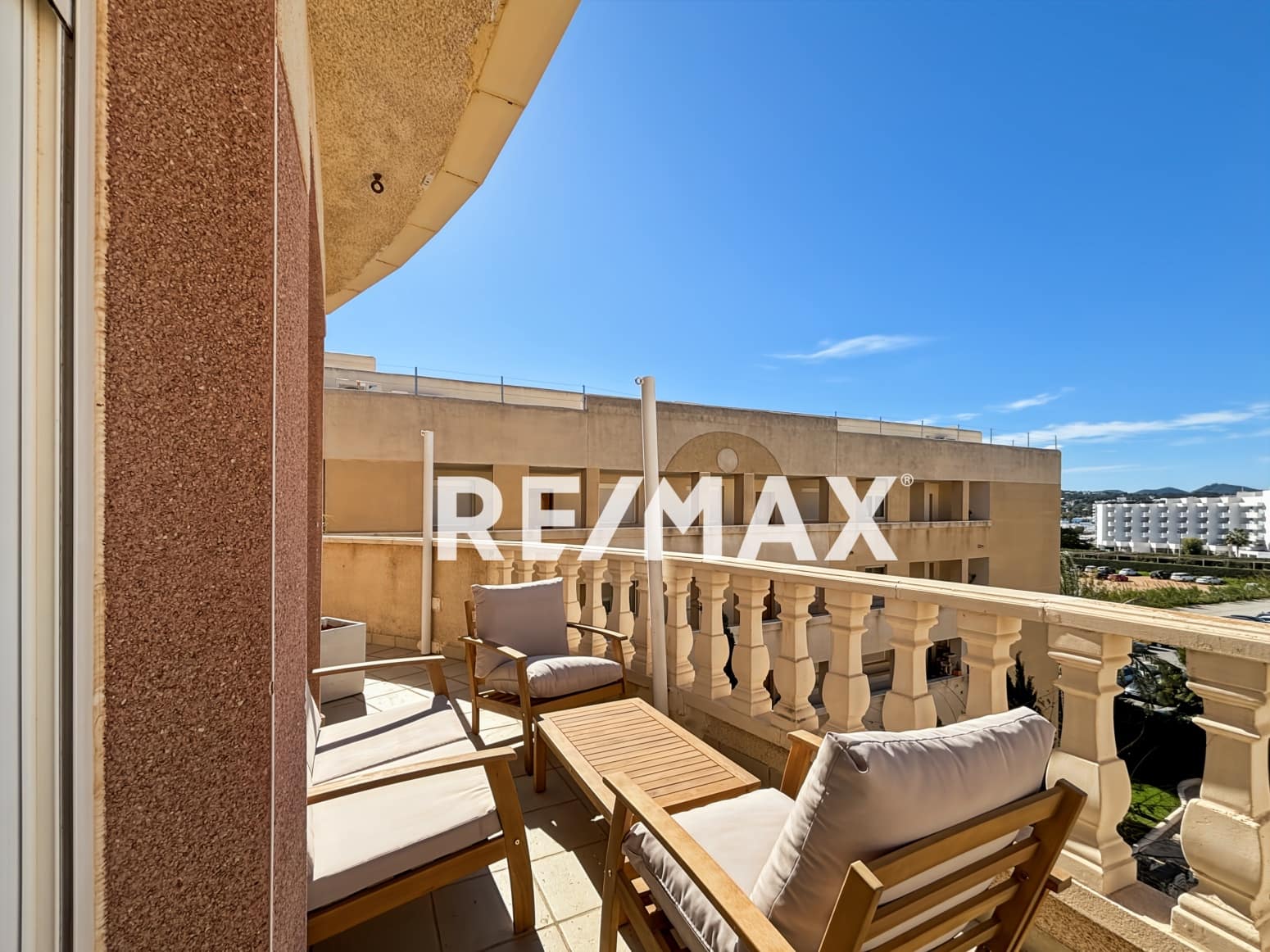 2 quarto Apartamento para venda em Santa Eulalia / Santa Eularia com piscina - 880 000 € (Ref: 9755065)