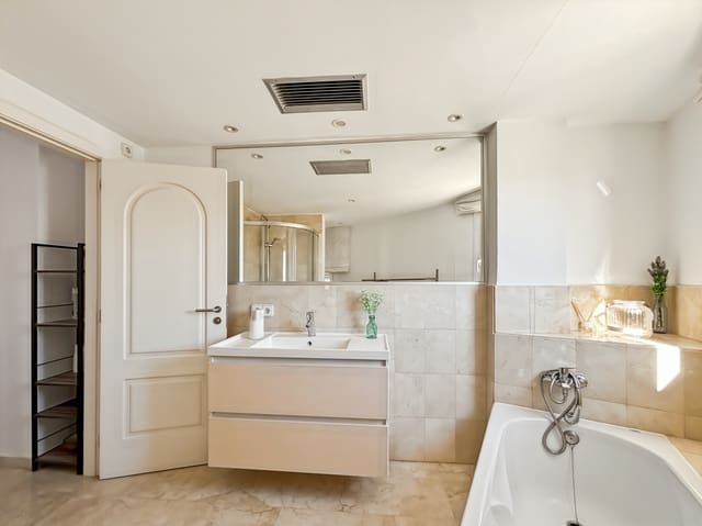 2 Zimmer Wohnung zu verkaufen in Santa Eulalia / Santa Eularia mit Pool - 880.000 € (Ref: 9755065)