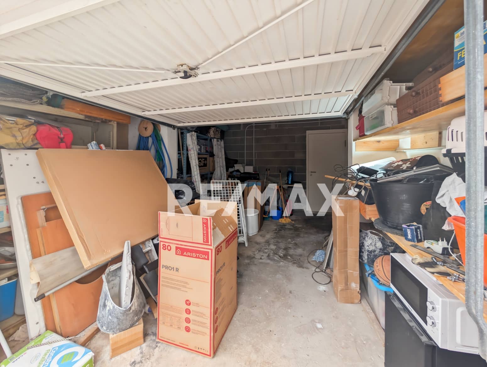 Commercieel te koop in Port des Torrent - € 249.000 (Ref: 9777247)