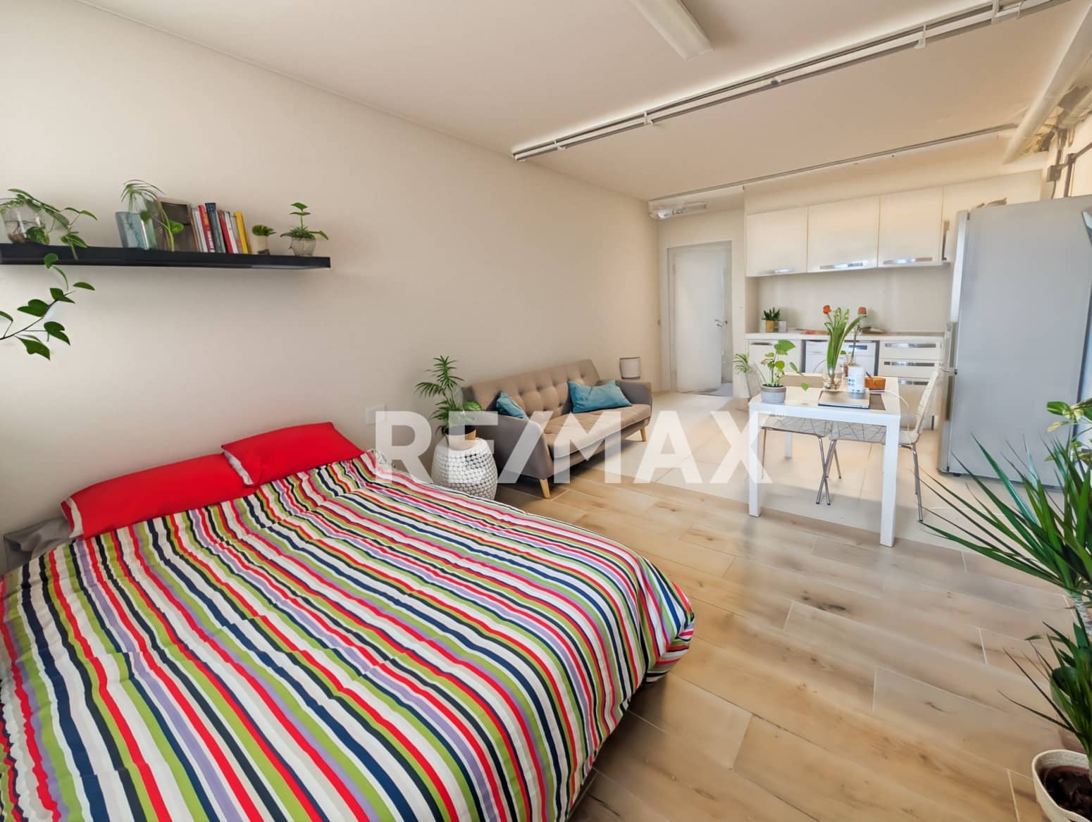 Commercieel te koop in Port des Torrent - € 249.000 (Ref: 9777247)