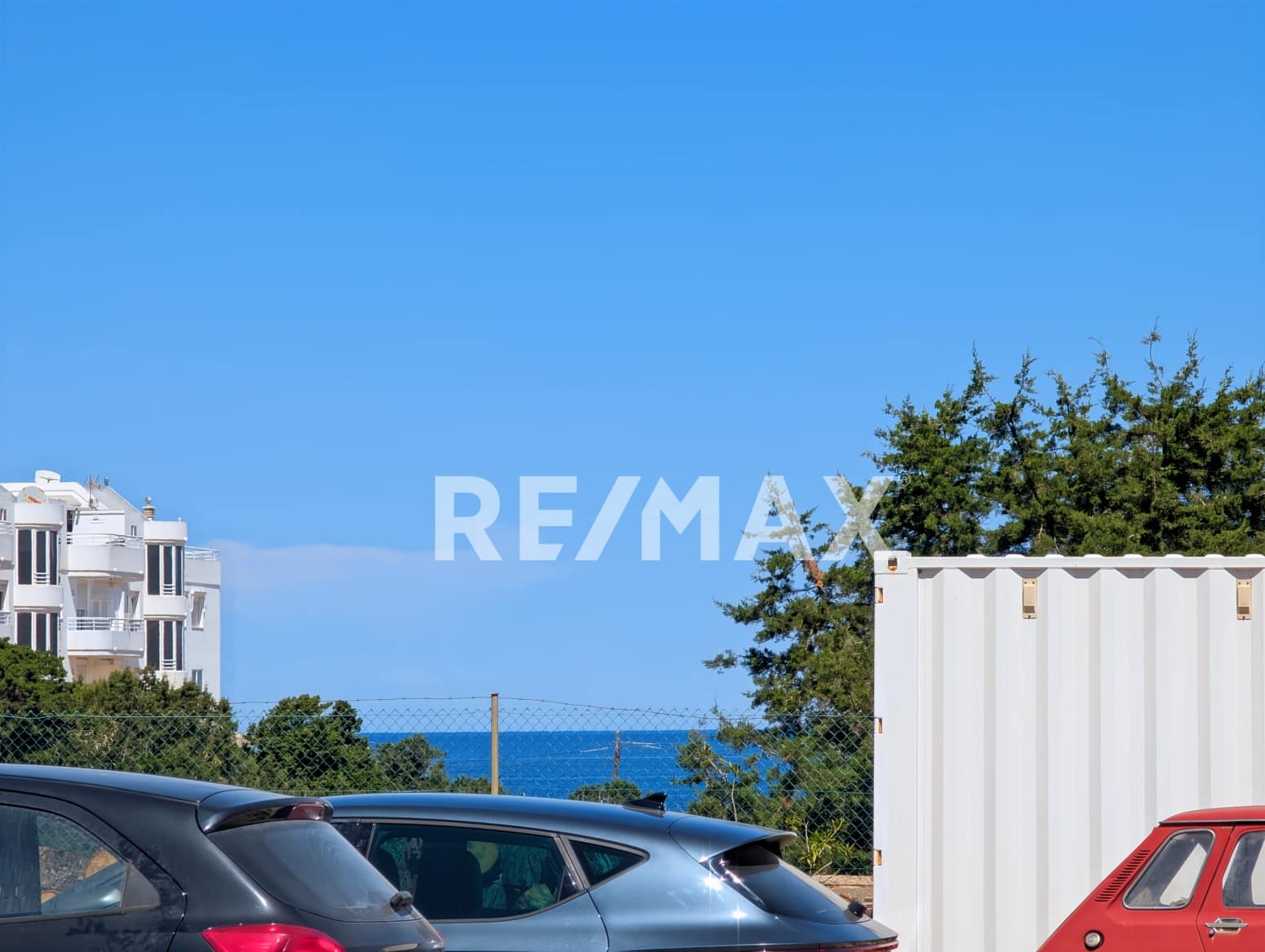 Comercial para venda em Port des Torrent - 249 000 € (Ref: 9777247)