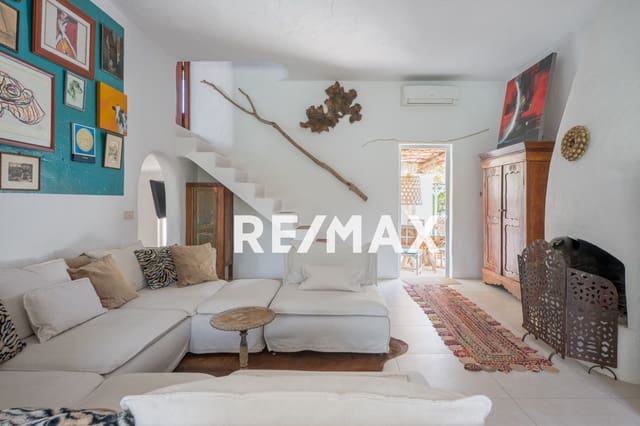 2 soveværelse Villa til salg i Port des Torrent, San Jose / Sant Josep de Sa Talaia med swimmingpool - € 1.450.000 (Ref: 9782300)