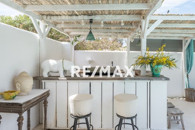 2 soveværelse Villa til salg i Port des Torrent, San Jose / Sant Josep de Sa Talaia med swimmingpool - € 1.450.000 (Ref: 9782300)