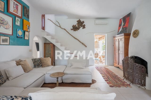 2 slaapkamer Villa te koop in Port des Torrent, San Jose / Sant Josep de Sa Talaia met zwembad - € 1.450.000 (Ref: 9782300)