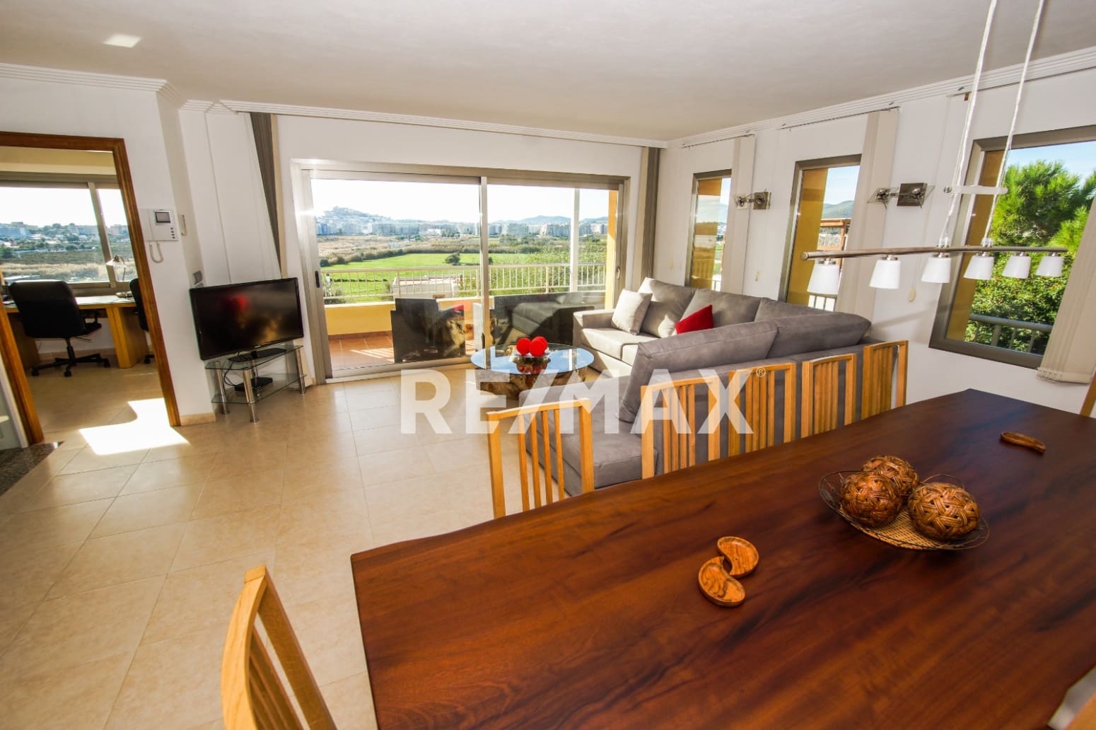 10 camera da letto Villa da affittare in Nuestra Senora de Jesus con piscina garage - 11.250 € (Rif: 9782301)