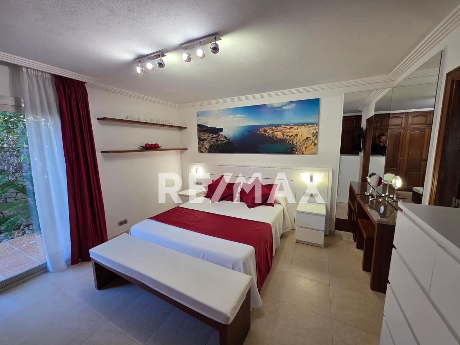 10 camera da letto Villa da affittare in Nuestra Senora de Jesus con piscina garage - 11.250 € (Rif: 9782301)