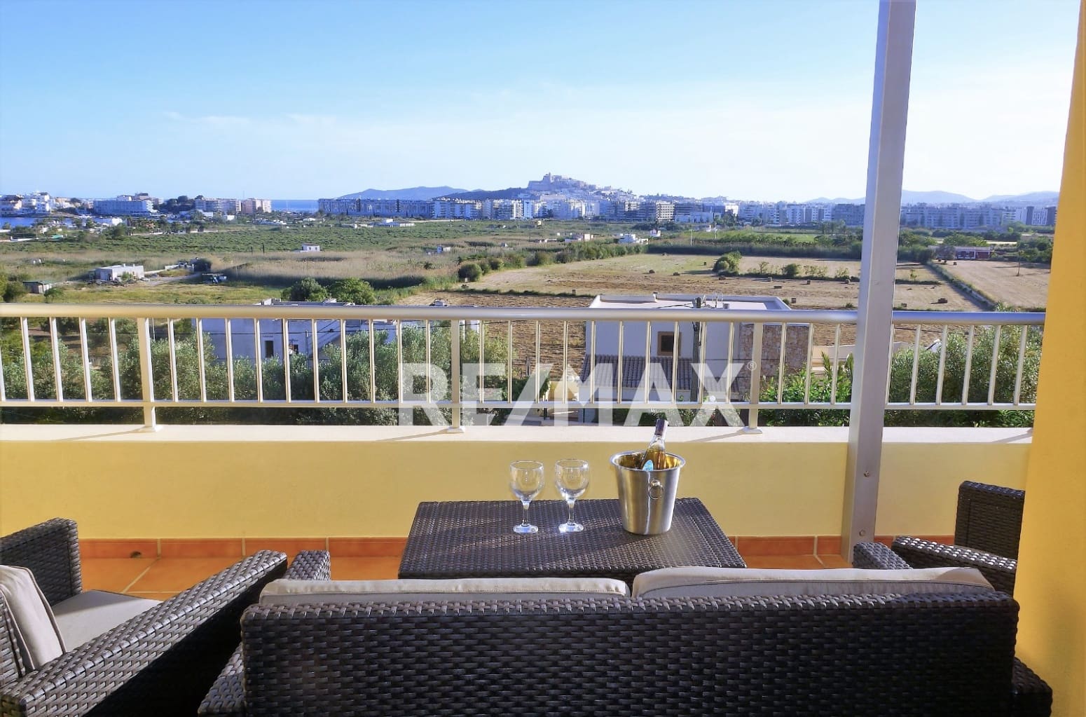 10 camera da letto Villa da affittare in Nuestra Senora de Jesus con piscina garage - 11.250 € (Rif: 9782301)