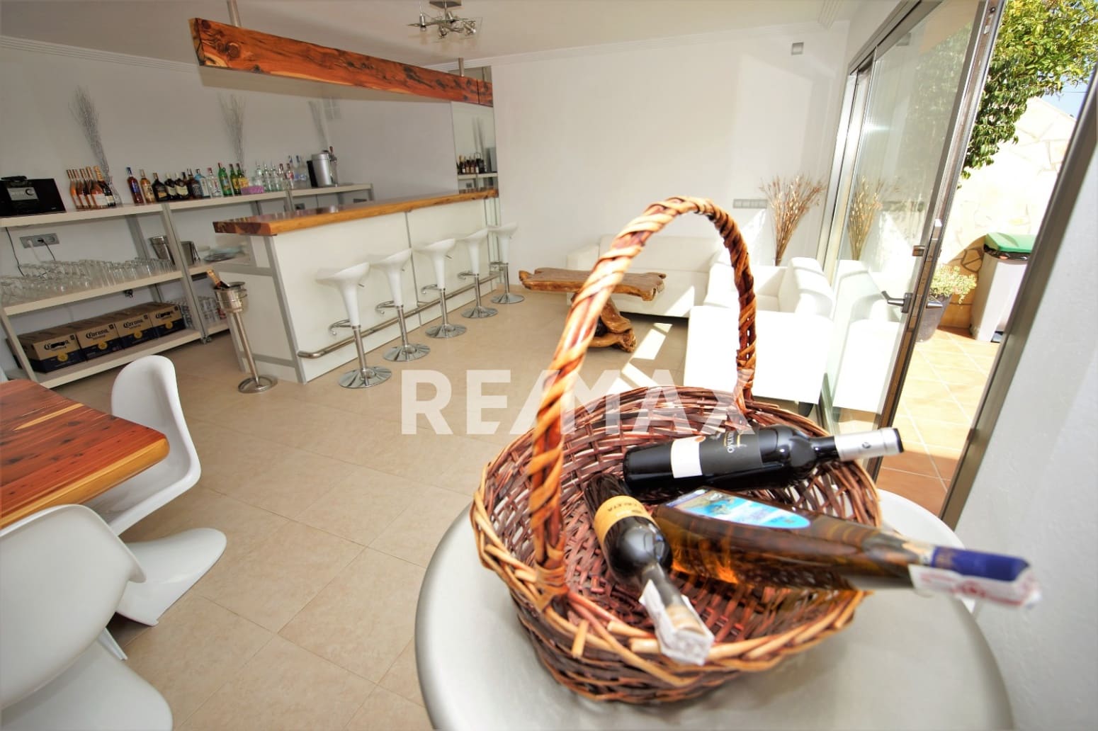 10 camera da letto Villa da affittare in Nuestra Senora de Jesus con piscina garage - 11.250 € (Rif: 9782301)