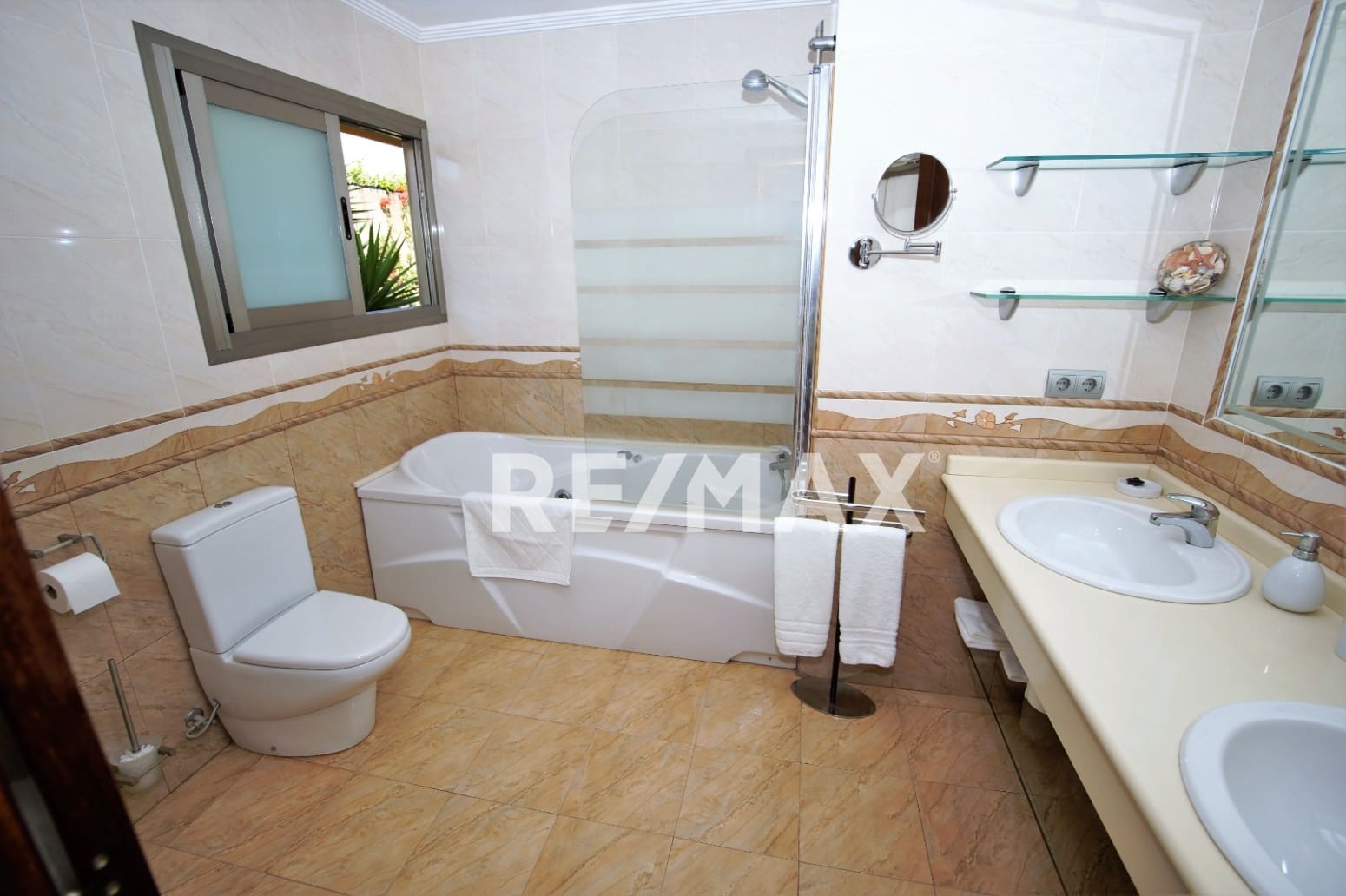 10 camera da letto Villa da affittare in Nuestra Senora de Jesus con piscina garage - 11.250 € (Rif: 9782301)