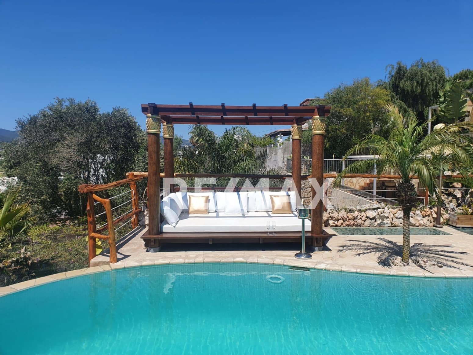 10 camera da letto Villa da affittare in Nuestra Senora de Jesus con piscina garage - 11.250 € (Rif: 9782301)