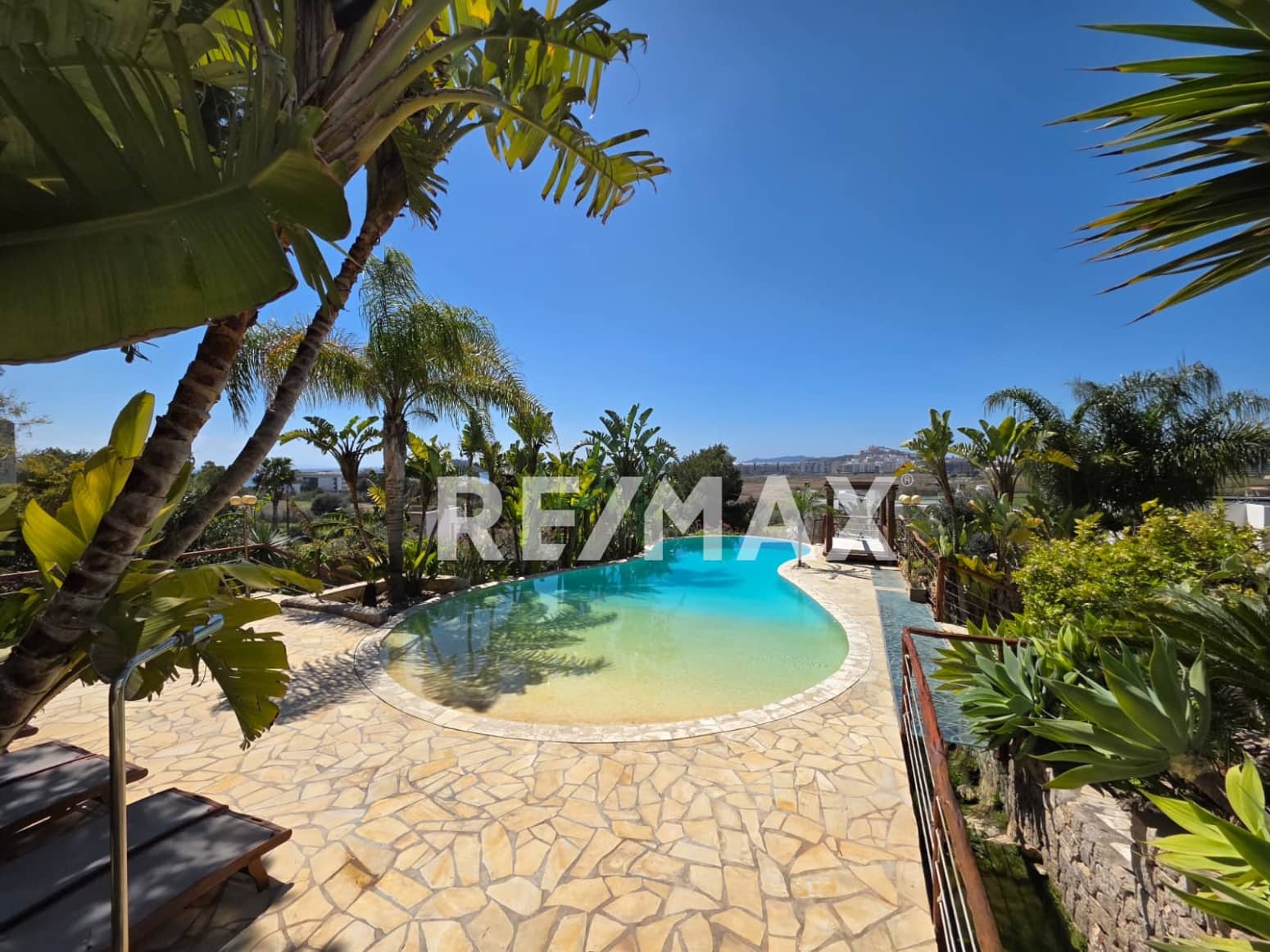 10 camera da letto Villa da affittare in Nuestra Senora de Jesus con piscina garage - 11.250 € (Rif: 9782301)