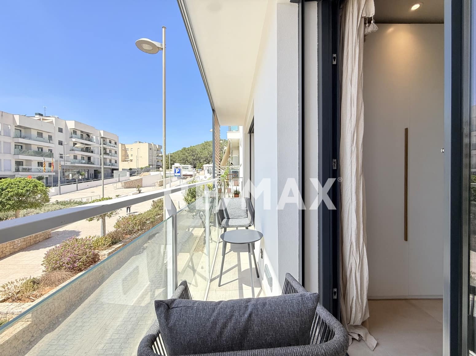 Piso de 2 habitaciones en Santa Eulalia / Santa Eularia en venta con piscina garaje - 649.000 € (Ref: 9796080)