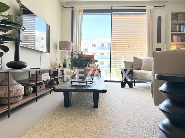 2 soveværelse Lejlighed til salg i Santa Eulalia / Santa Eularia med swimmingpool garage - € 649.000 (Ref: 9796080)