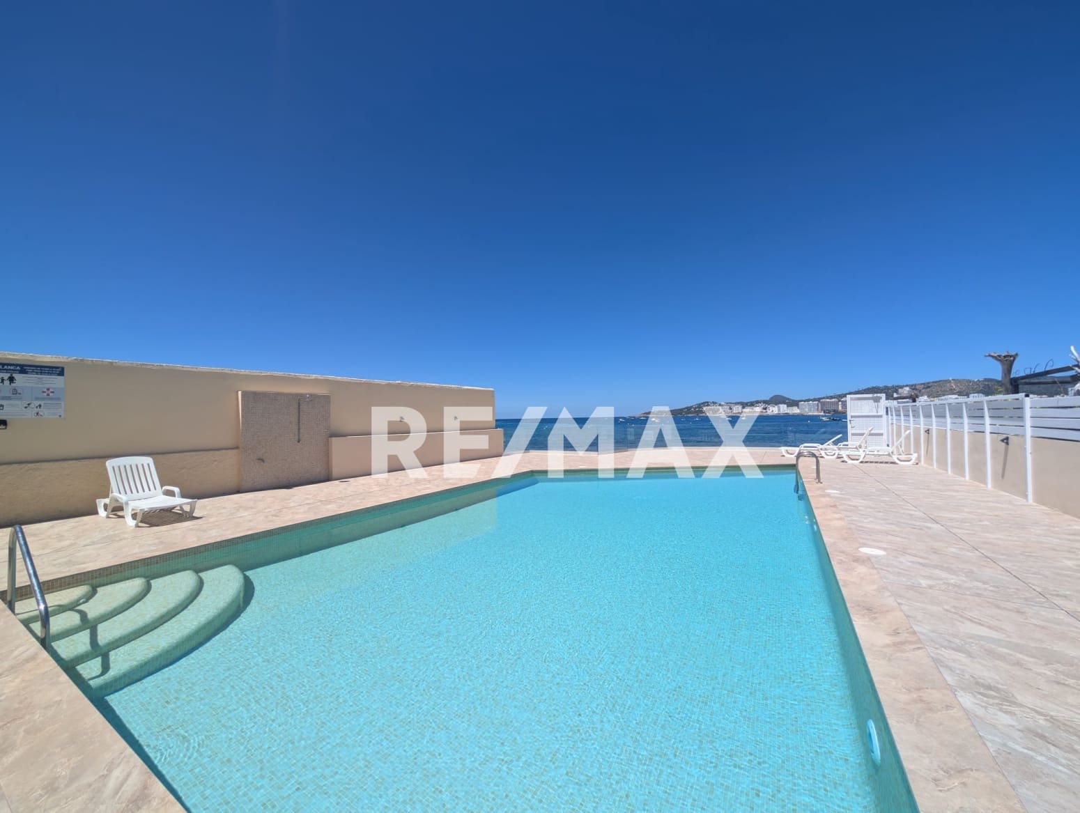 Flat for rent in San Jose / Sant Josep de Sa Talaia with pool - € 1,890 (Ref: 9838413)