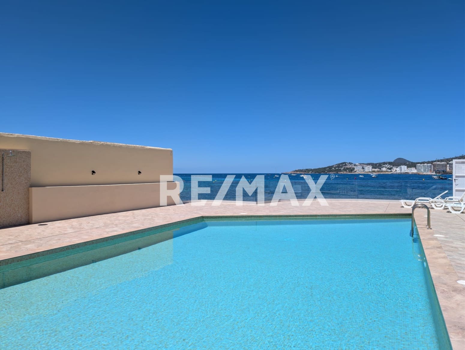 Flat for rent in San Jose / Sant Josep de Sa Talaia with pool - € 1,890 (Ref: 9838413)