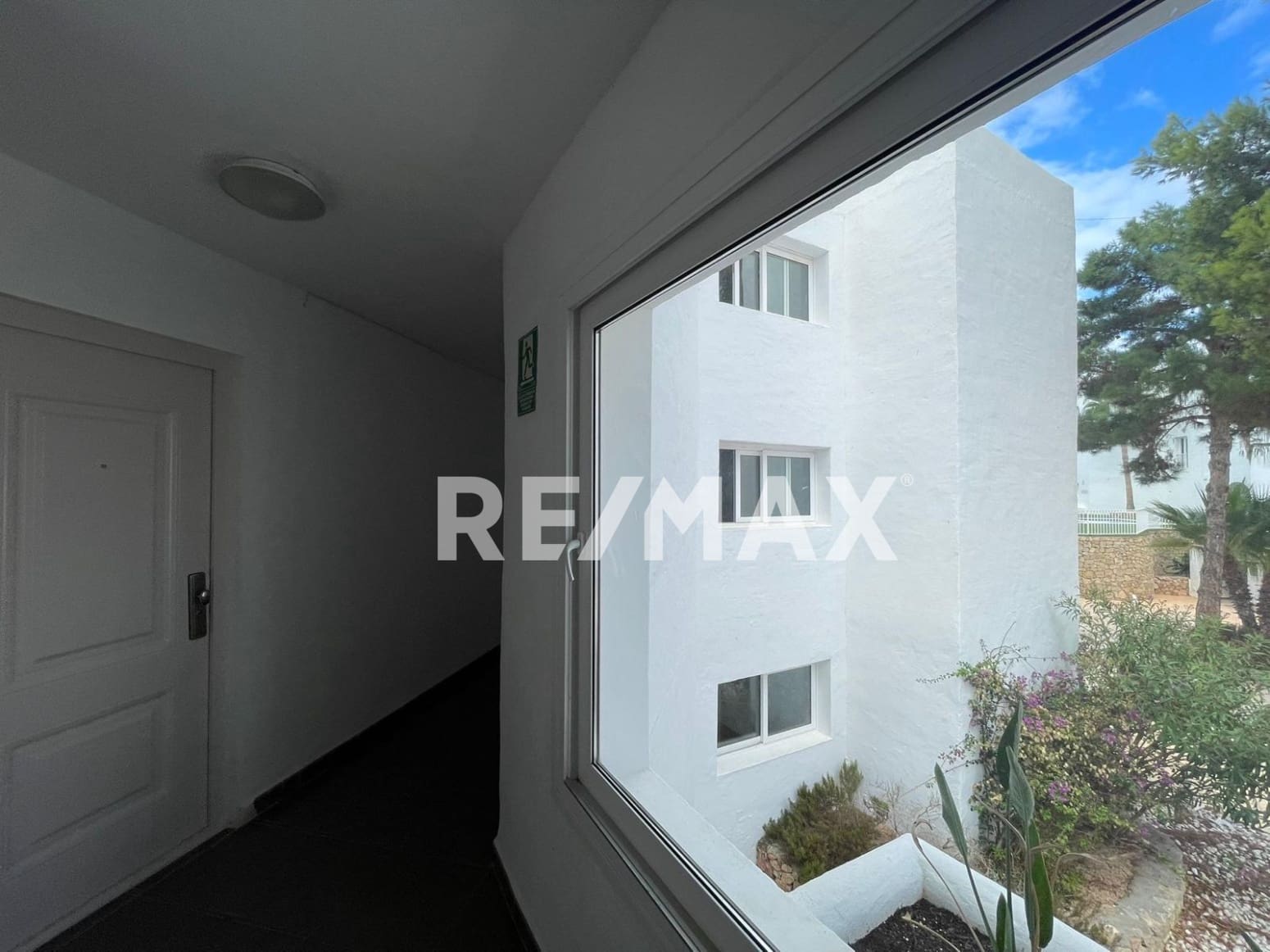 Flat for rent in San Jose / Sant Josep de Sa Talaia with pool garage - € 2,000 (Ref: 9872525)