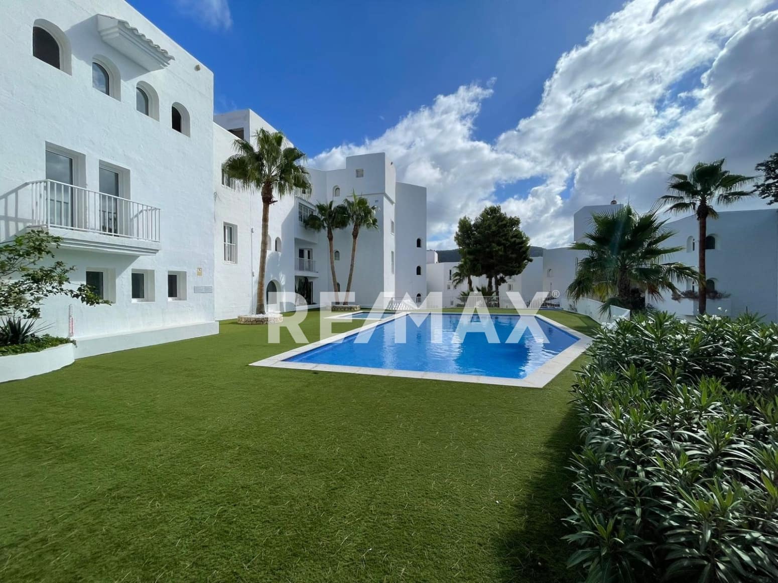 Flat for rent in San Jose / Sant Josep de Sa Talaia with pool garage - € 2,000 (Ref: 9872525)
