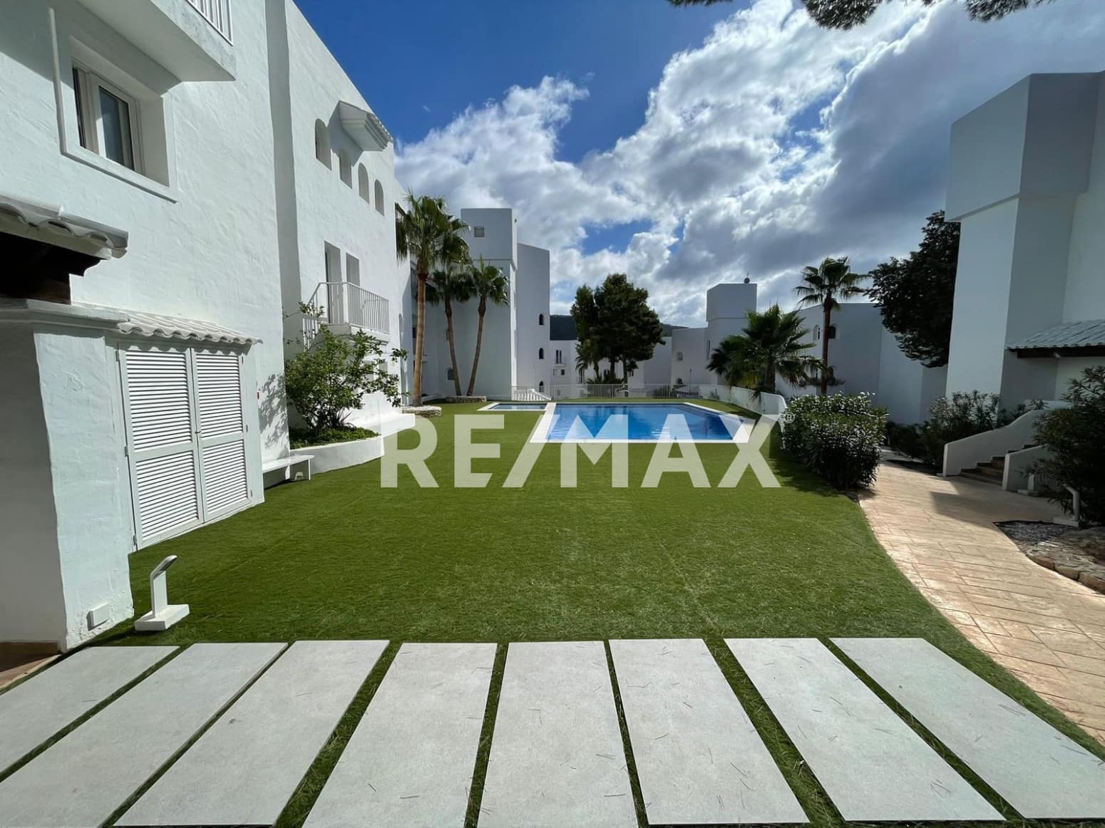 Flat for rent in San Jose / Sant Josep de Sa Talaia with pool garage - € 2,000 (Ref: 9872525)