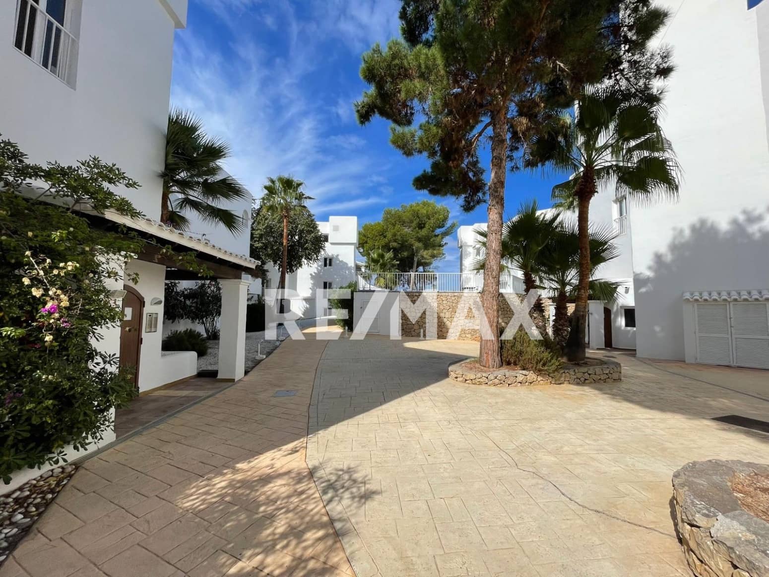 Flat for rent in San Jose / Sant Josep de Sa Talaia with pool garage - € 2,000 (Ref: 9872525)