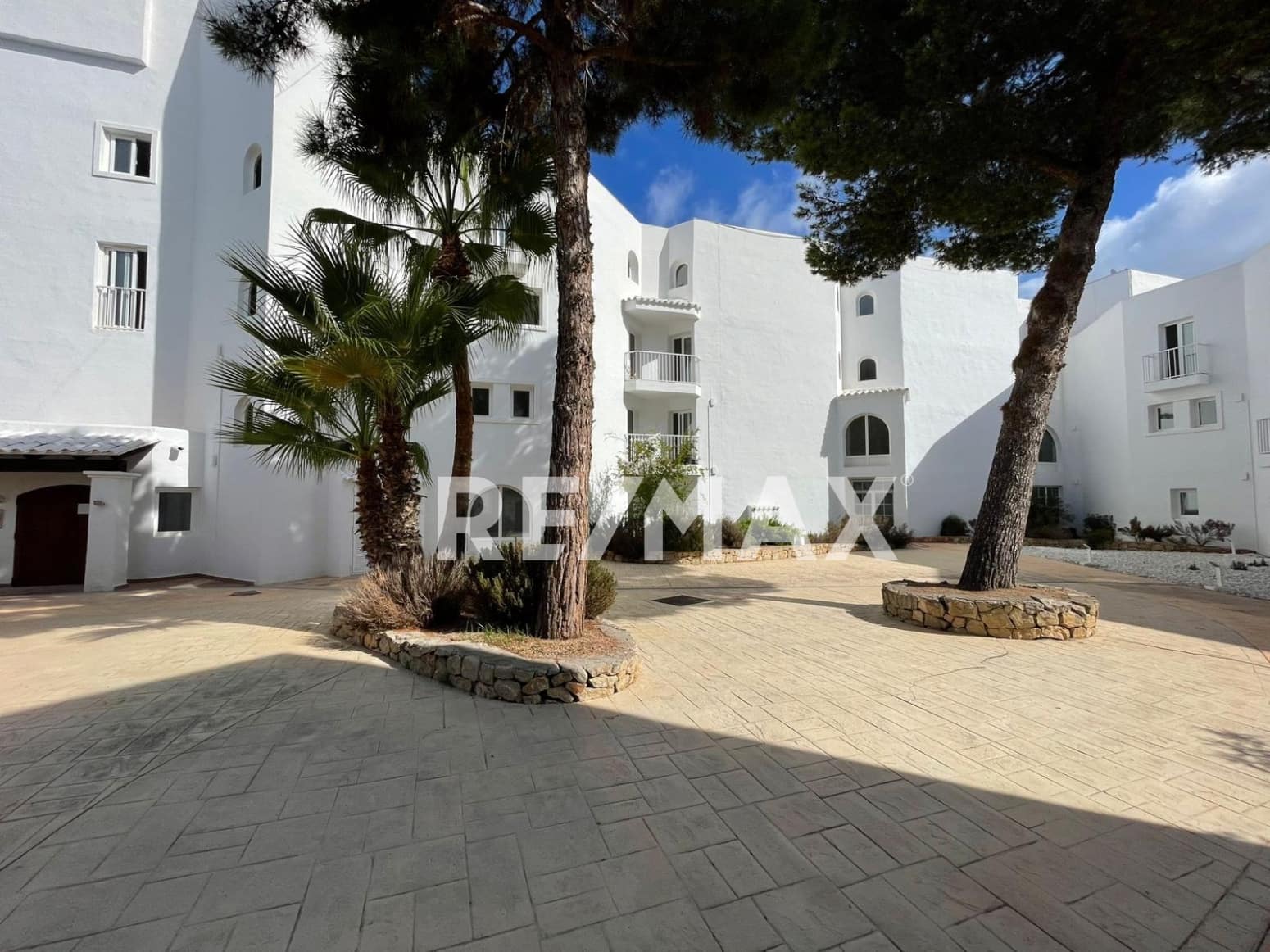 Flat for rent in San Jose / Sant Josep de Sa Talaia with pool garage - € 2,000 (Ref: 9872525)