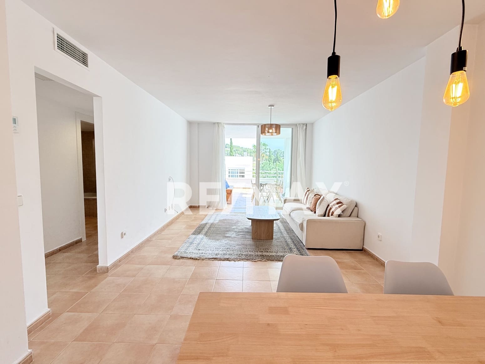 2 makuuhuone Asunto vuokrattavana paikassa Roca Llisa mukana uima-altaan - 3 500 € (Ref: 9875320)