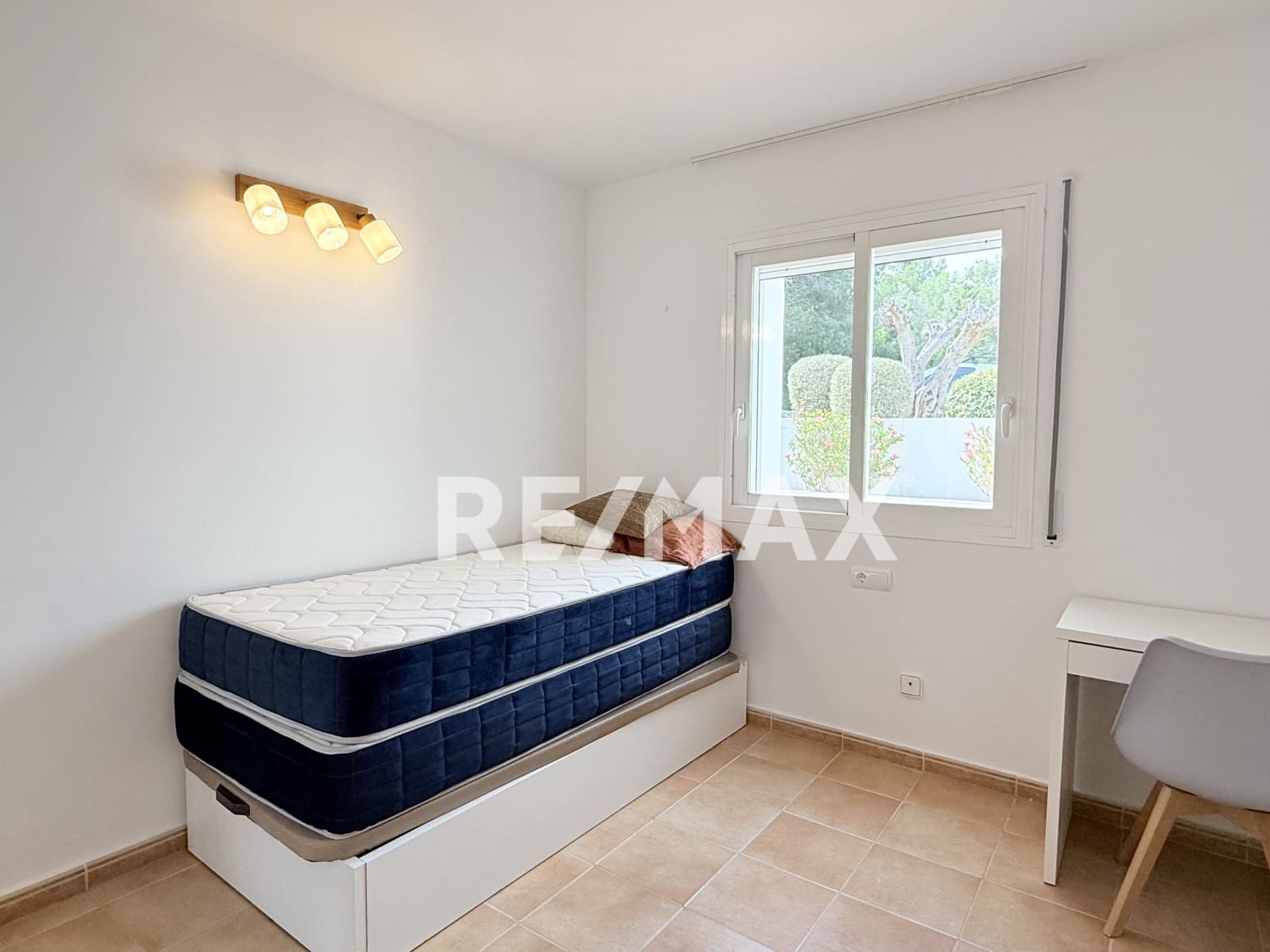 2 makuuhuone Asunto vuokrattavana paikassa Roca Llisa mukana uima-altaan - 3 500 € (Ref: 9875320)
