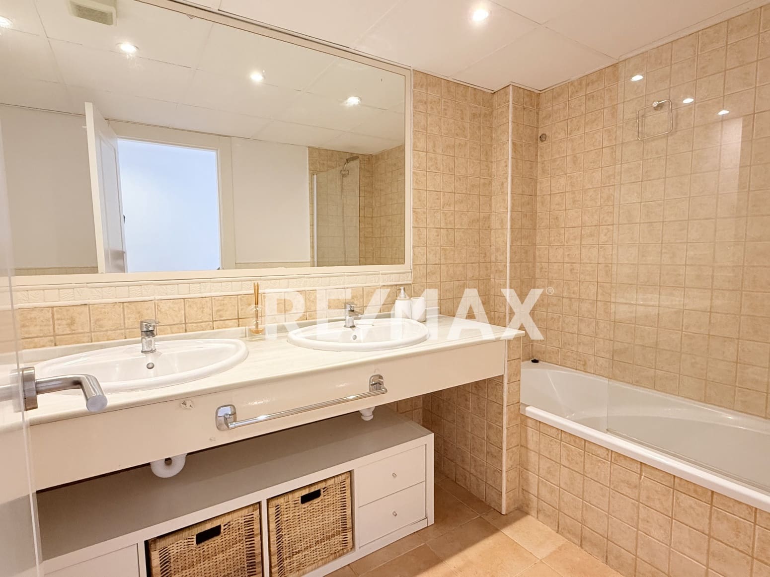 2 makuuhuone Asunto vuokrattavana paikassa Roca Llisa mukana uima-altaan - 3 500 € (Ref: 9875320)