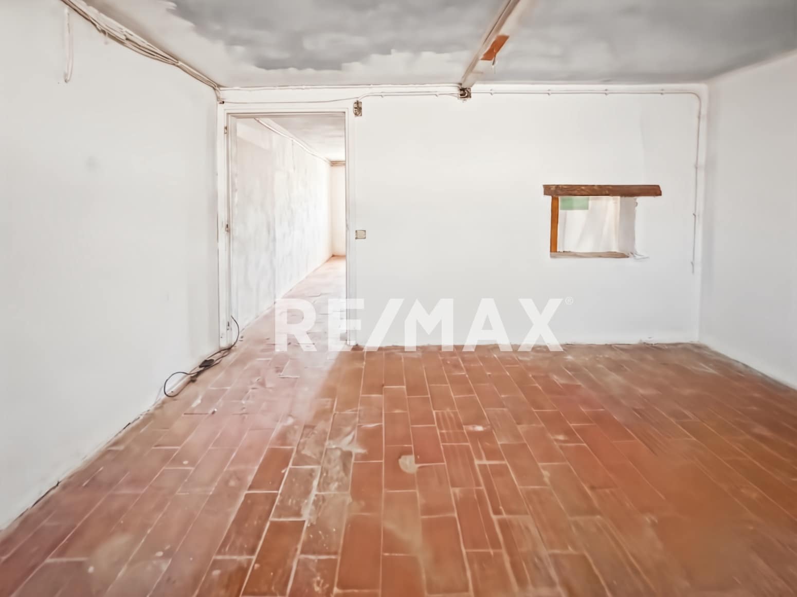 Garage for sale in Santa Eulalia / Santa Eularia - € 75,000 (Ref: 9883751)