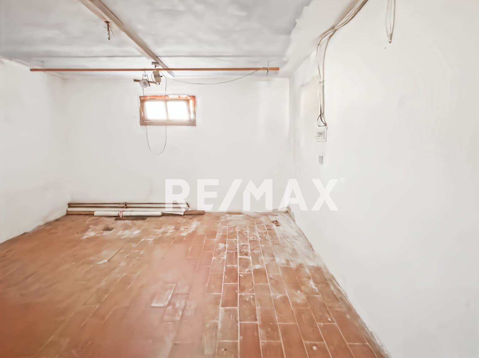 Garage for sale in Santa Eulalia / Santa Eularia - € 75,000 (Ref: 9883751)