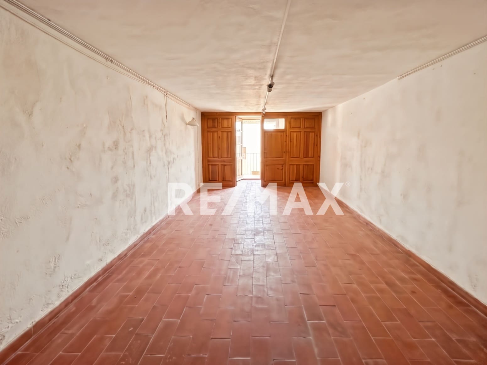Garage for sale in Santa Eulalia / Santa Eularia - € 75,000 (Ref: 9883751)