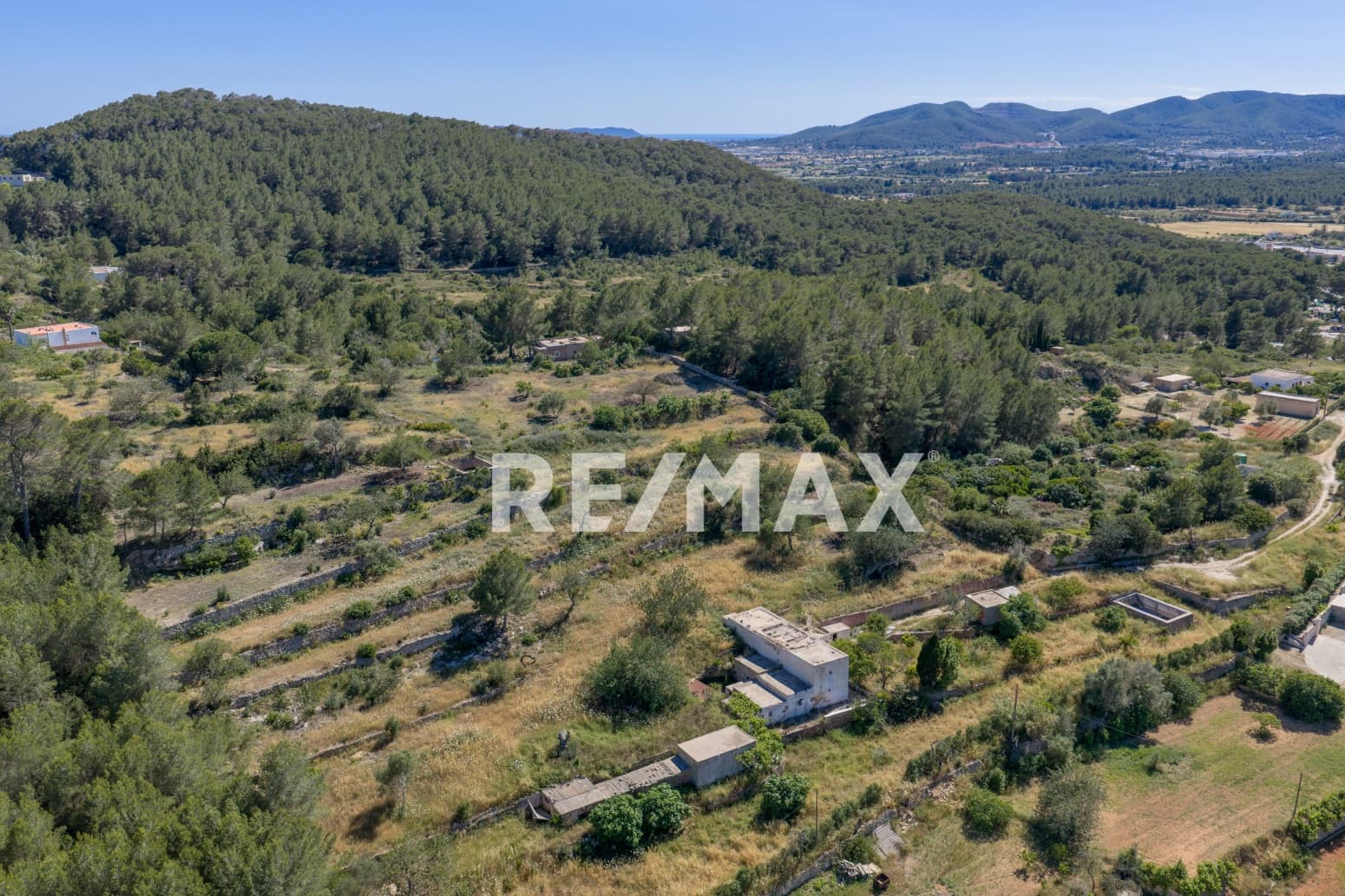 4 Zimmer Villa zu verkaufen in Nuestra Senora de Jesus mit Garage - 2.250.000 € (Ref: 9890957)