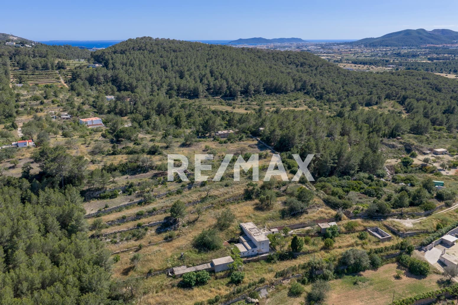 4 Zimmer Villa zu verkaufen in Nuestra Senora de Jesus mit Garage - 2.250.000 € (Ref: 9890957)