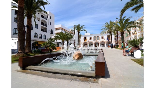 Kommersiell til salgs i Santa Eulalia / Santa Eularia - € 120 000 (Ref: 9891226)