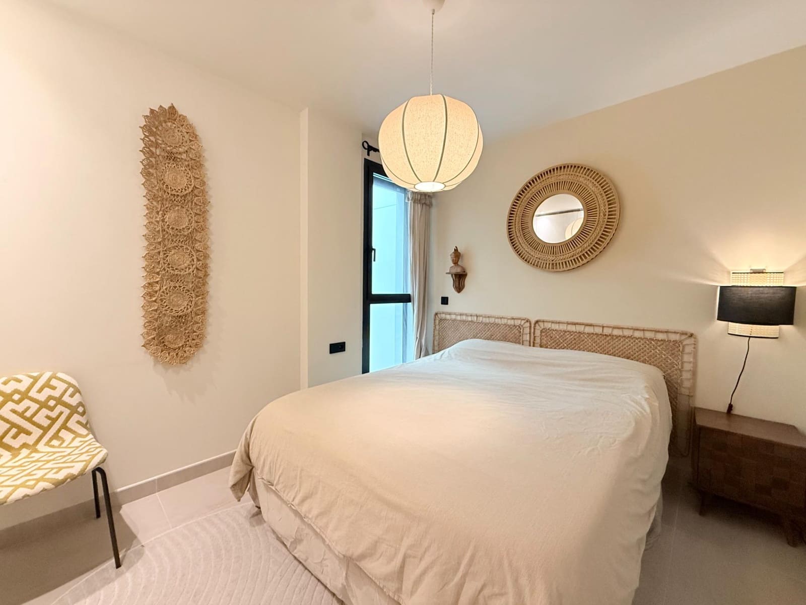 Piso de 2 habitaciones en Santa Eulalia / Santa Eularia en venta con piscina garaje - 649.000 € (Ref: 9901580)
