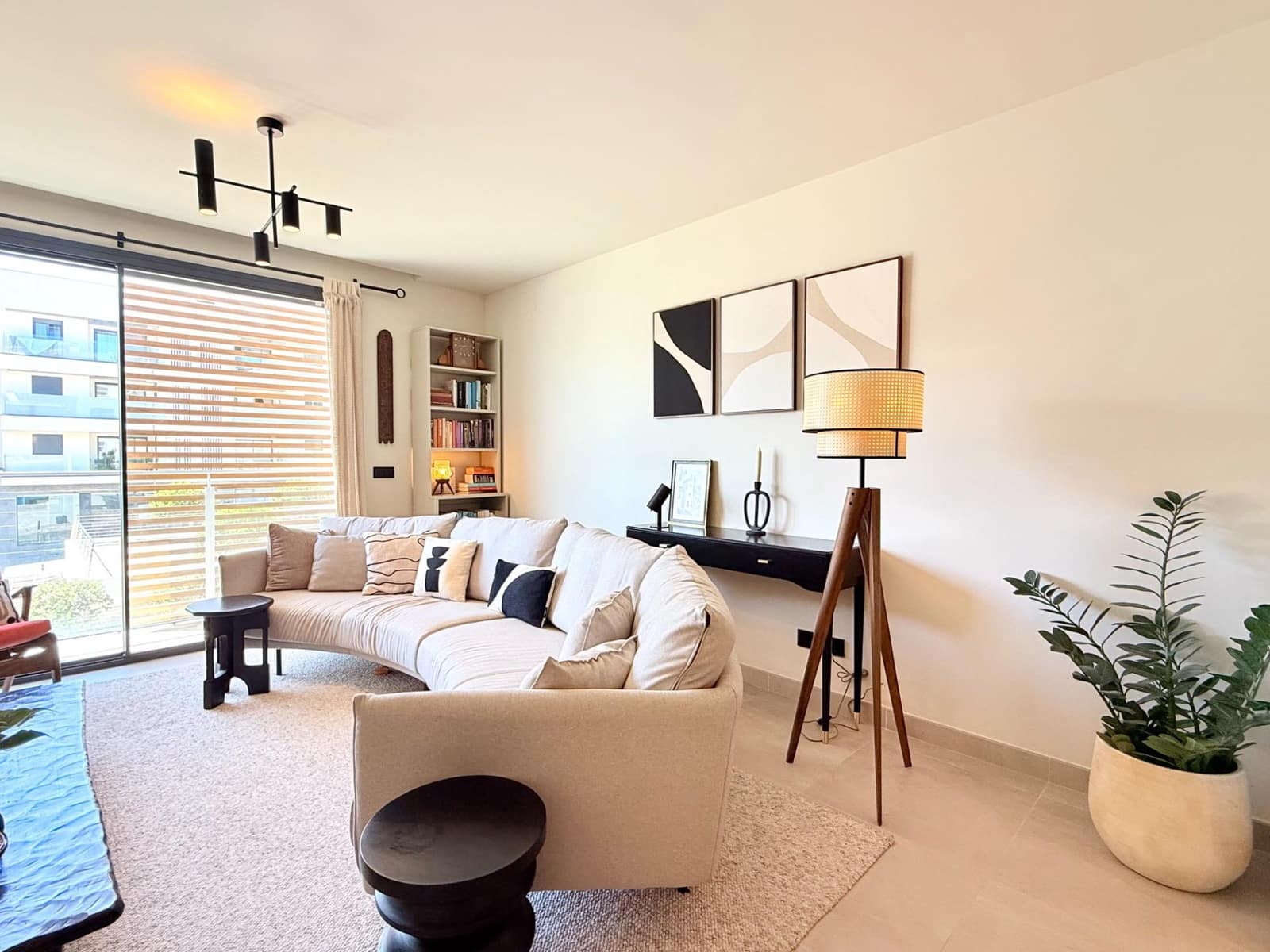 Piso de 2 habitaciones en Santa Eulalia / Santa Eularia en venta con piscina garaje - 649.000 € (Ref: 9901580)
