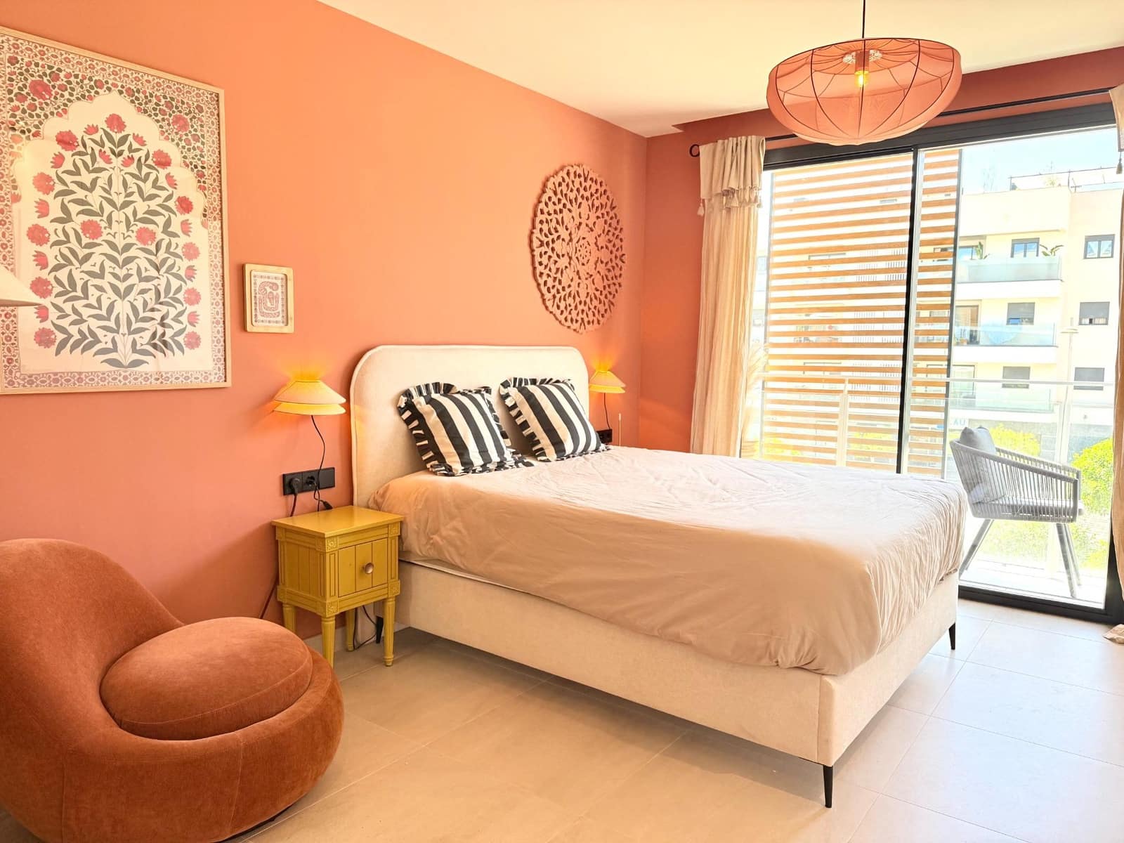 Piso de 2 habitaciones en Santa Eulalia / Santa Eularia en venta con piscina garaje - 649.000 € (Ref: 9901580)